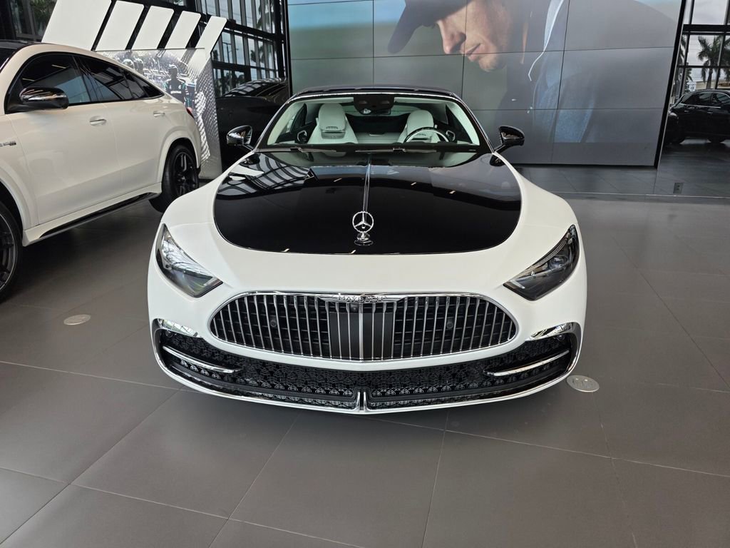 New 2026 Mercedes-Benz Maybach SL 680 image 2