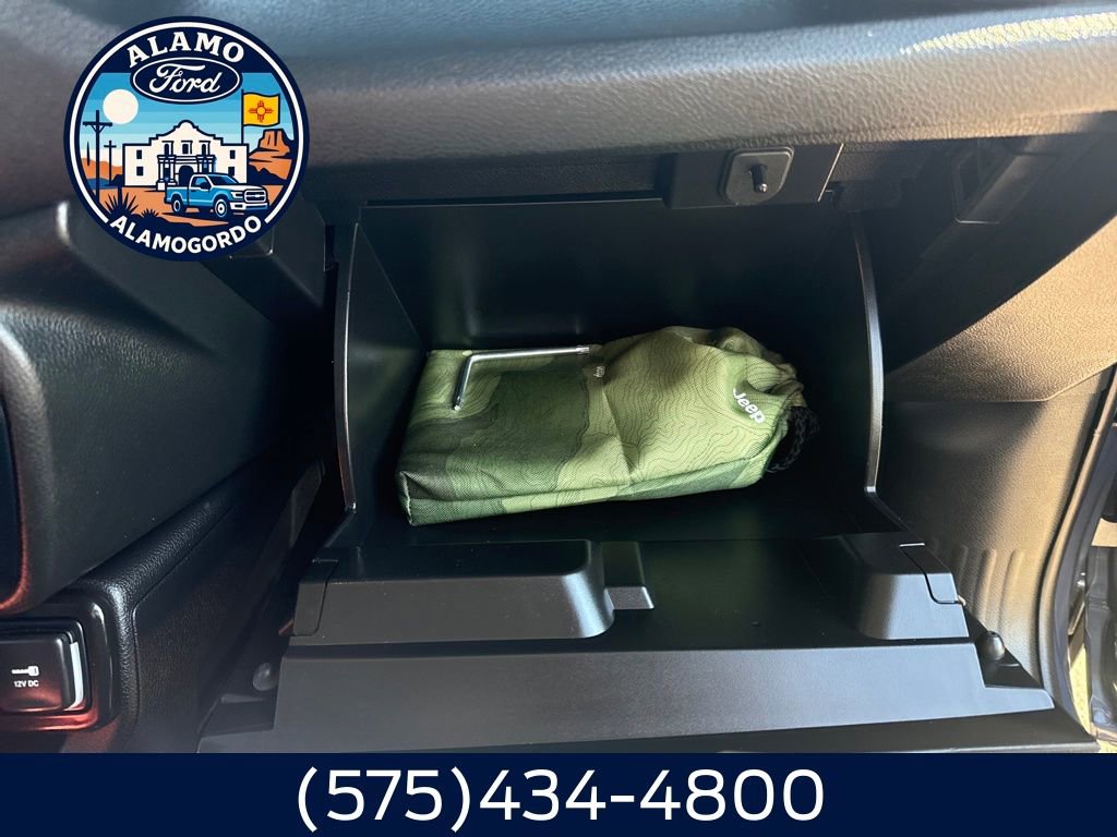 Used 2022 Jeep Renegade Trailhawk image 19