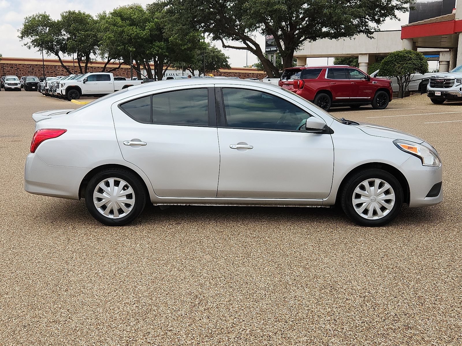 Used 2019 Nissan Versa SV FWD image 5