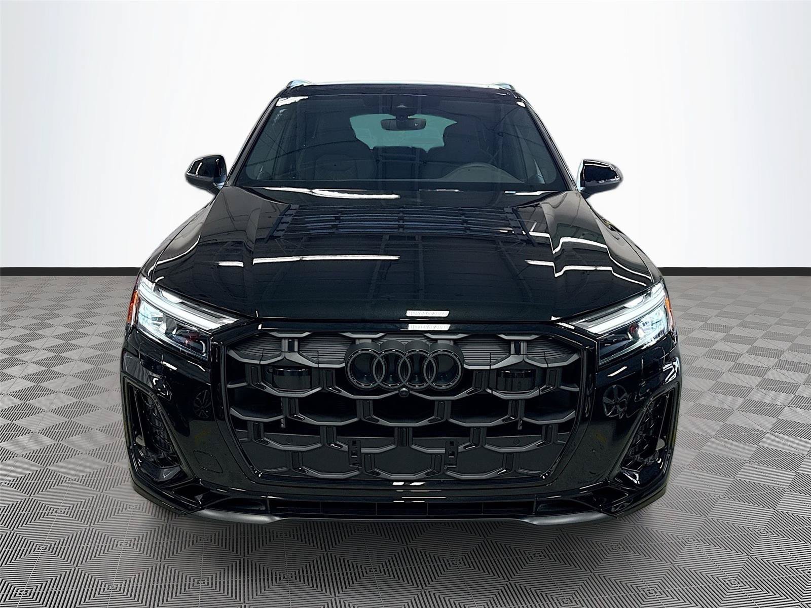 New 2026 Audi SQ7 Premium Plus AWD/4WD image 2