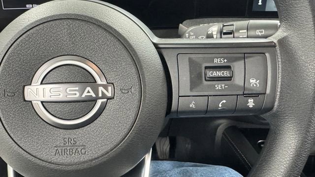 Certified 2025 Nissan Kicks SV image 22