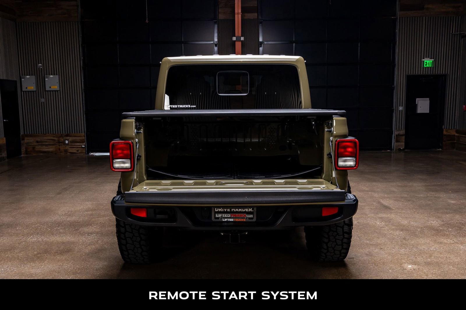 Used 2025 Jeep Gladiator Sport AWD/4WD image 8