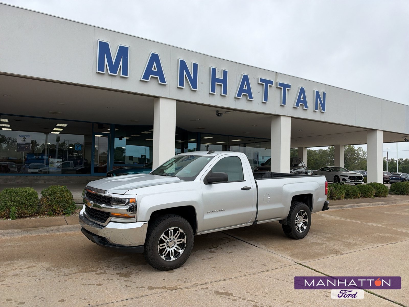 Used 2018 Chevrolet Silverado 1500 W/T w/ WT Convenience Package AWD/4WD image 1