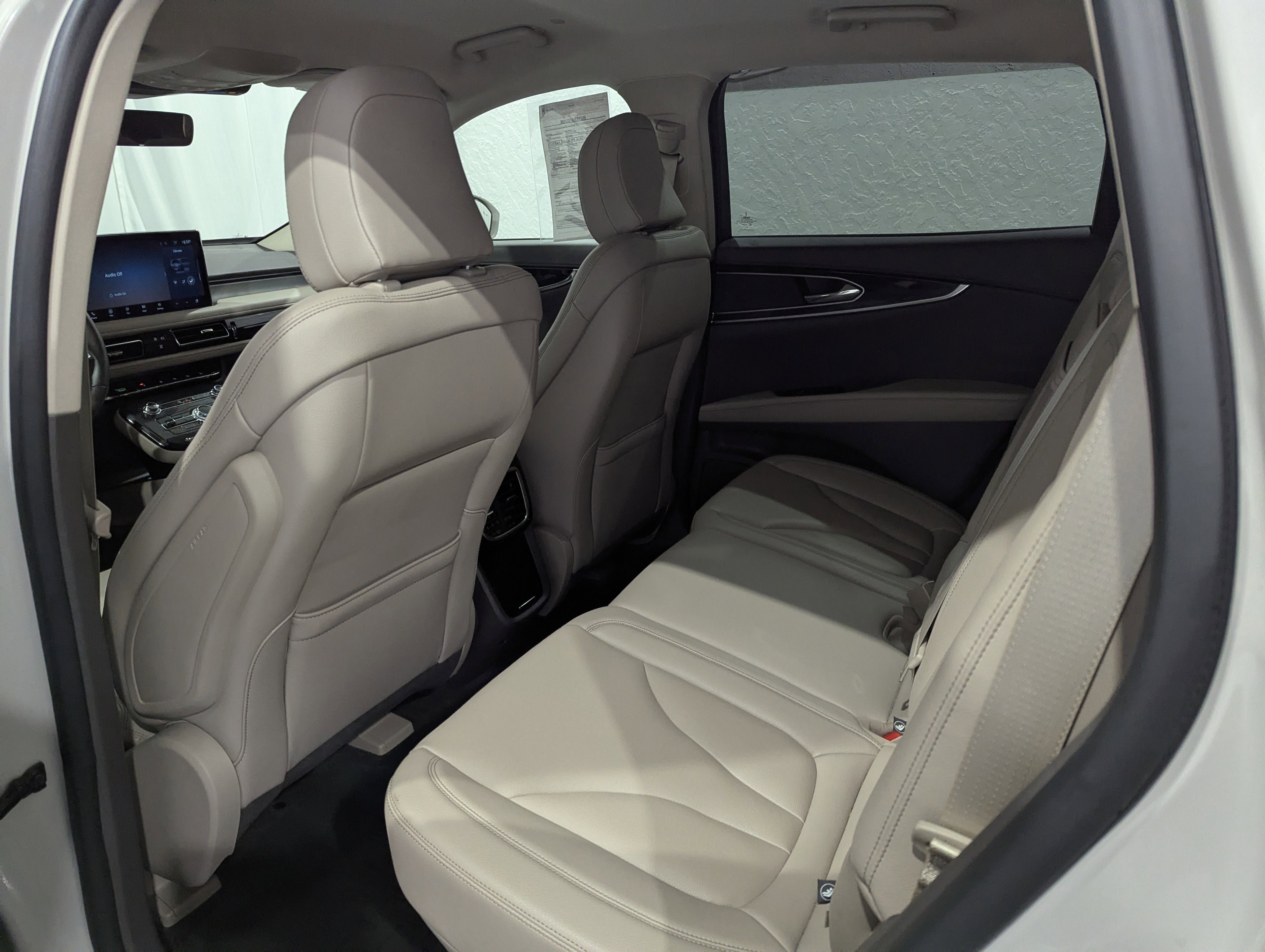 Used 2023 Lincoln Nautilus AWD w/ Premium Package image 11