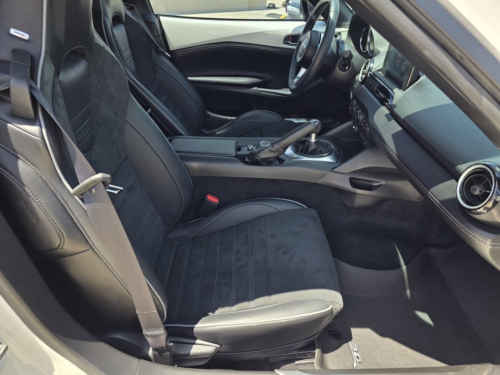 Used 2023 MAZDA MX-5 Miata Club RWD image 18