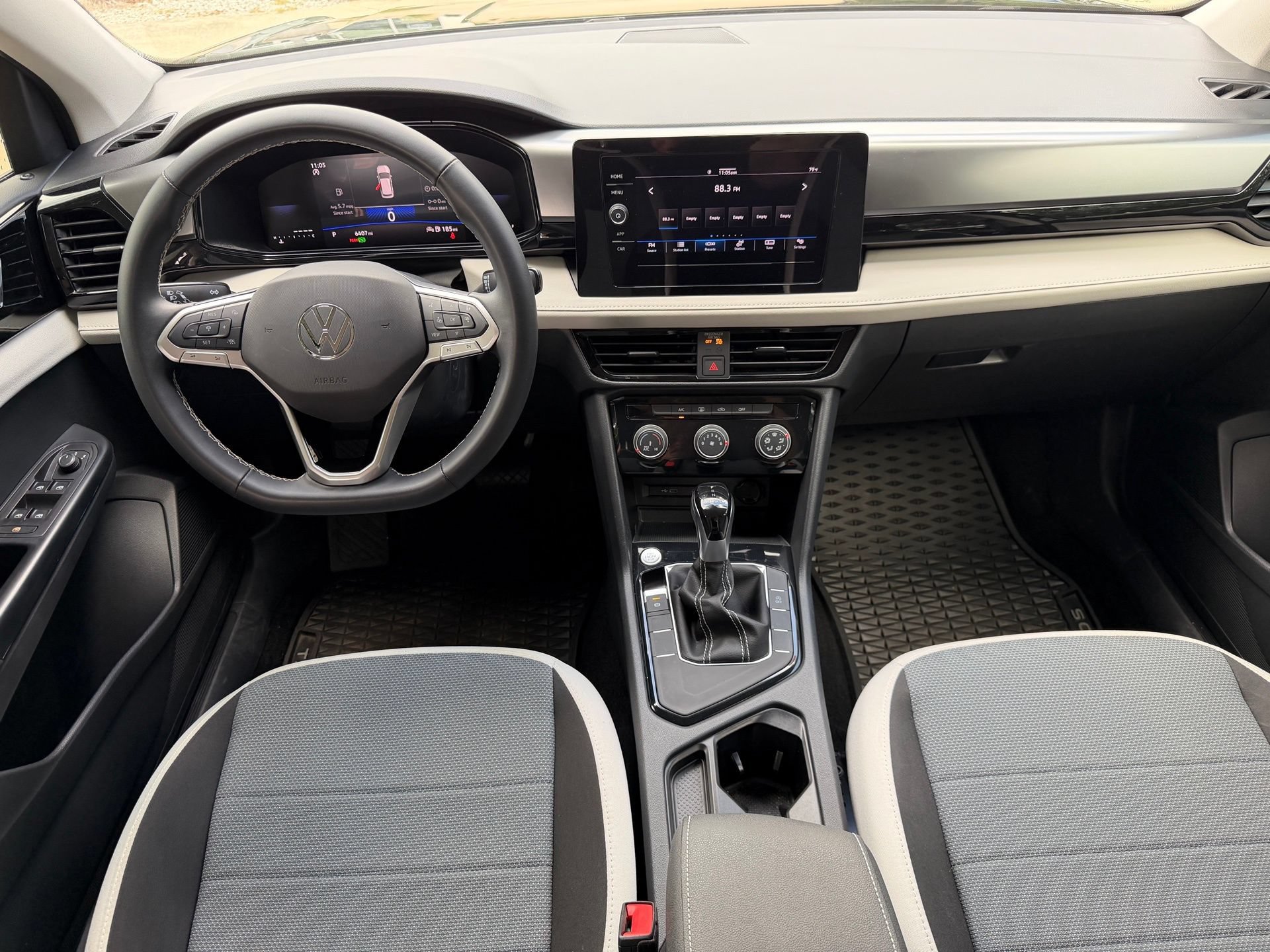 Certified 2025 Volkswagen Taos S FWD image 27