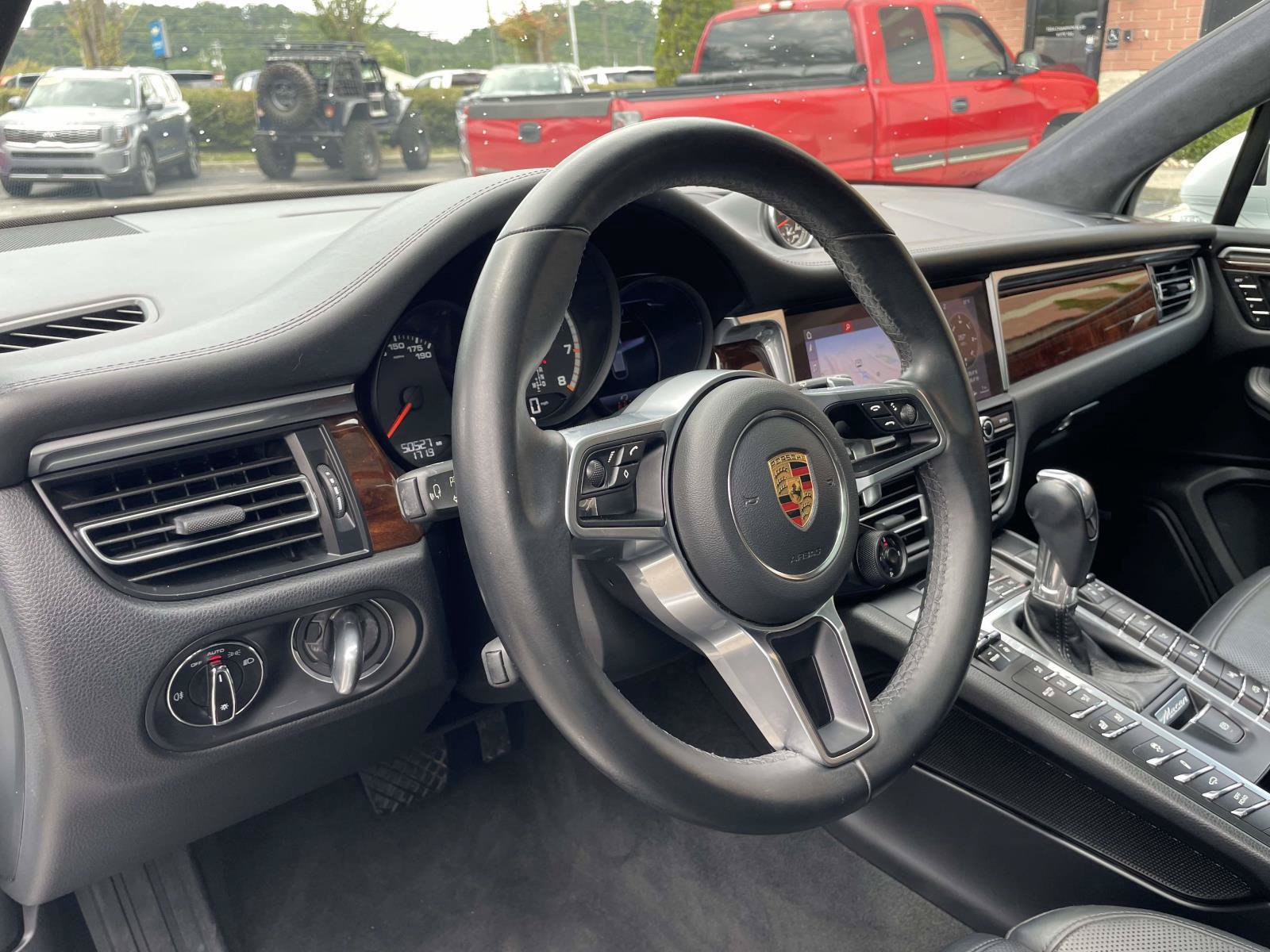 Used 2021 Porsche Macan Turbo AWD/4WD image 8