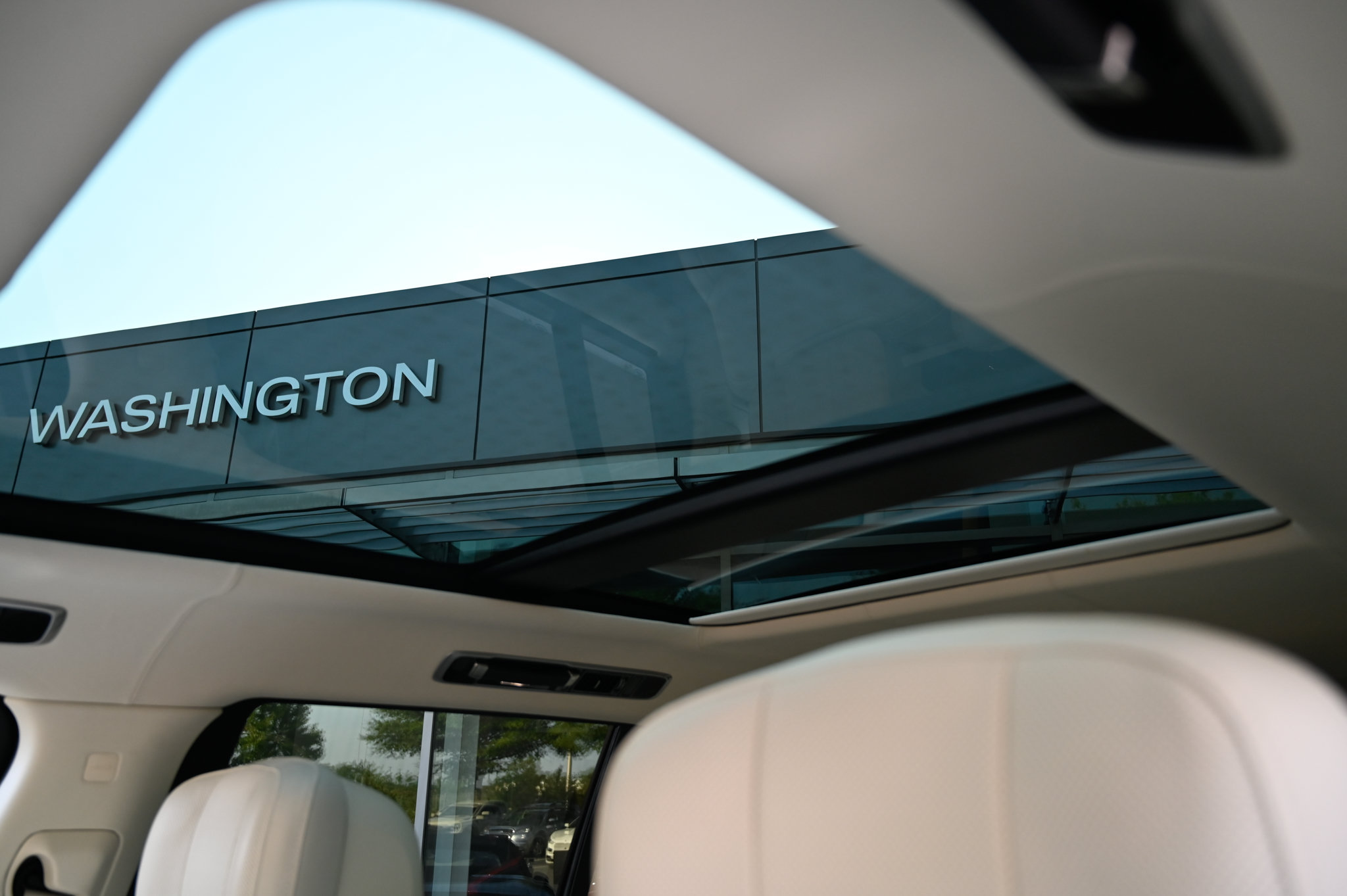 Used 2023 Land Rover Range Rover Long Wheelbase Autobiography AWD/4WD image 34
