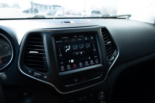 Used 2020 Jeep Cherokee Trailhawk w/ Cold Weather Group image 10