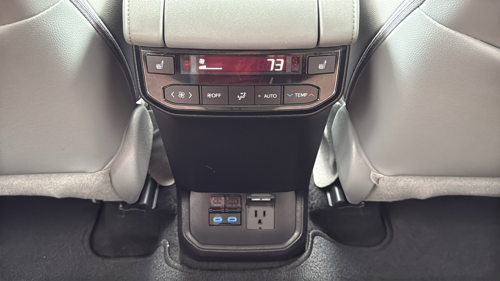 Used 2022 Toyota Highlander Platinum image 17