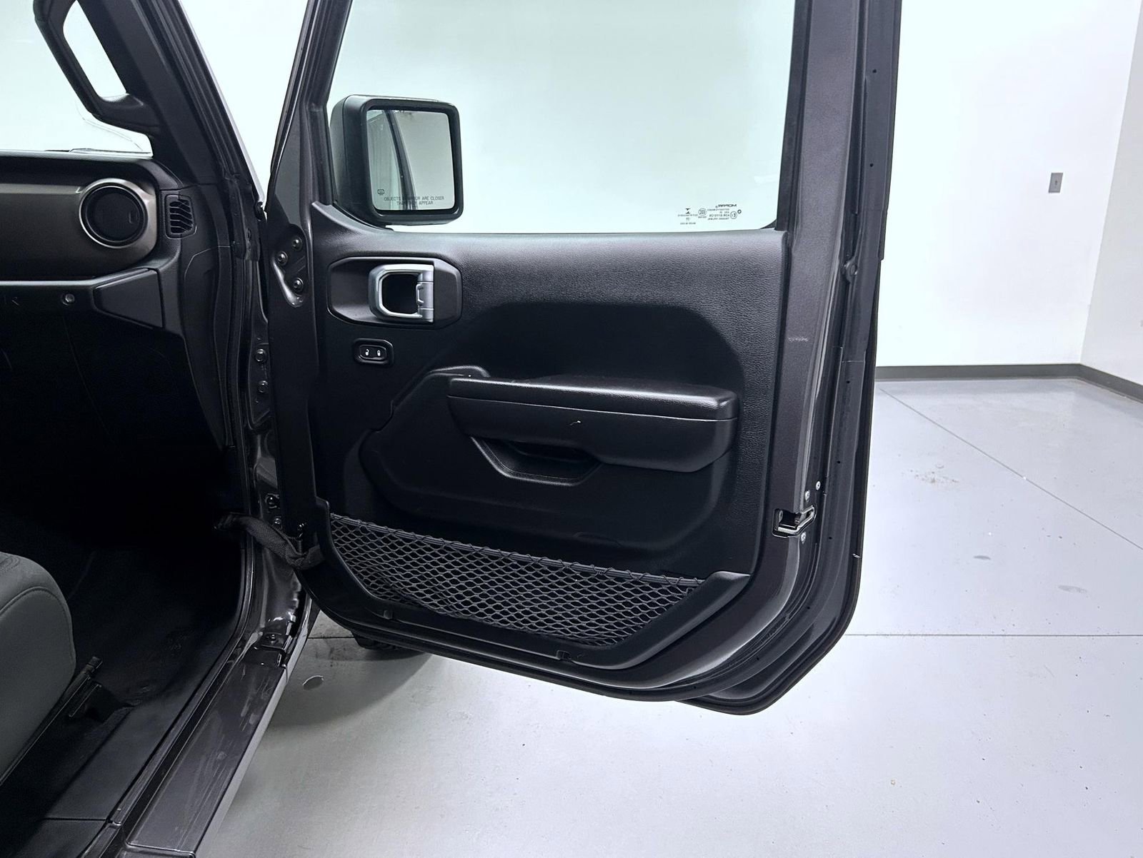Used 2020 Jeep Wrangler Unlimited Sport S AWD/4WD image 16