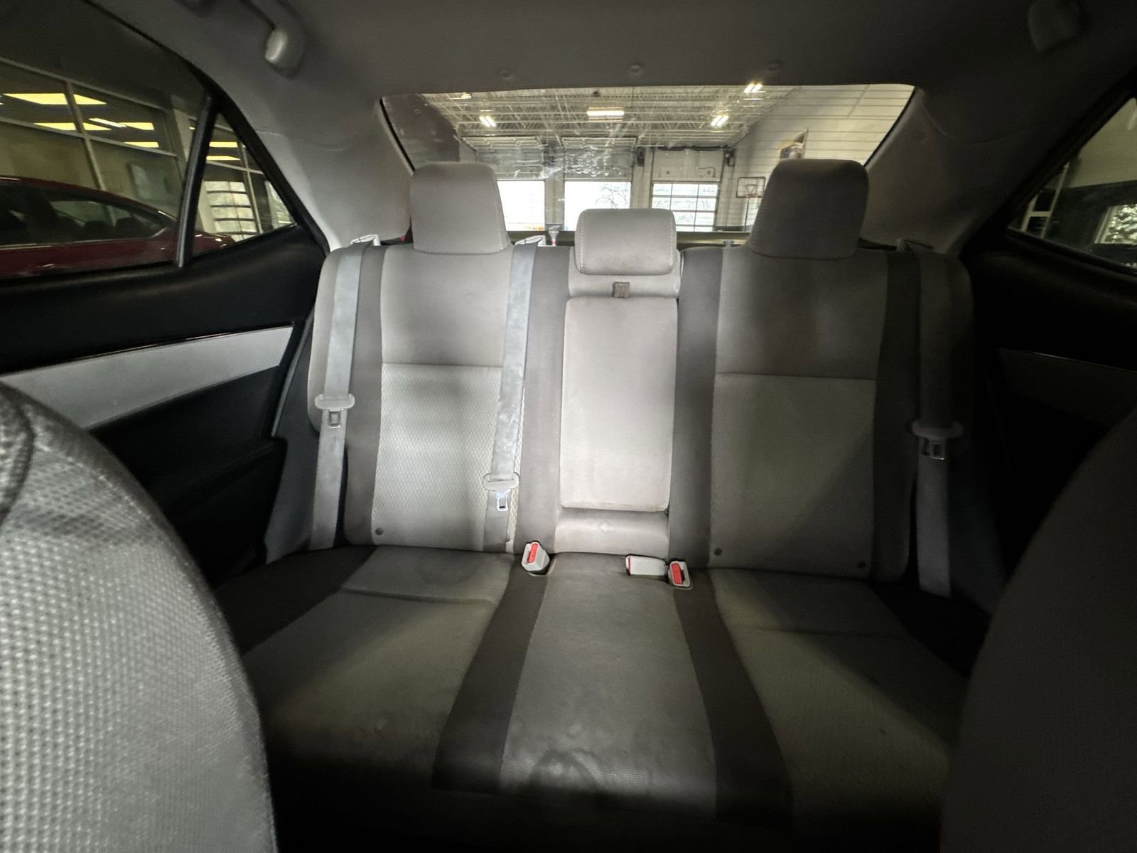Used 2017 Toyota Corolla LE w/ Carpet Mat Package (TMS) FWD image 5