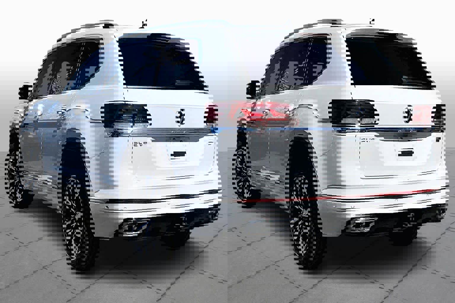 Used 2021 Volkswagen Atlas SEL Premium w/ MDO Package (Bench Seat) image 11