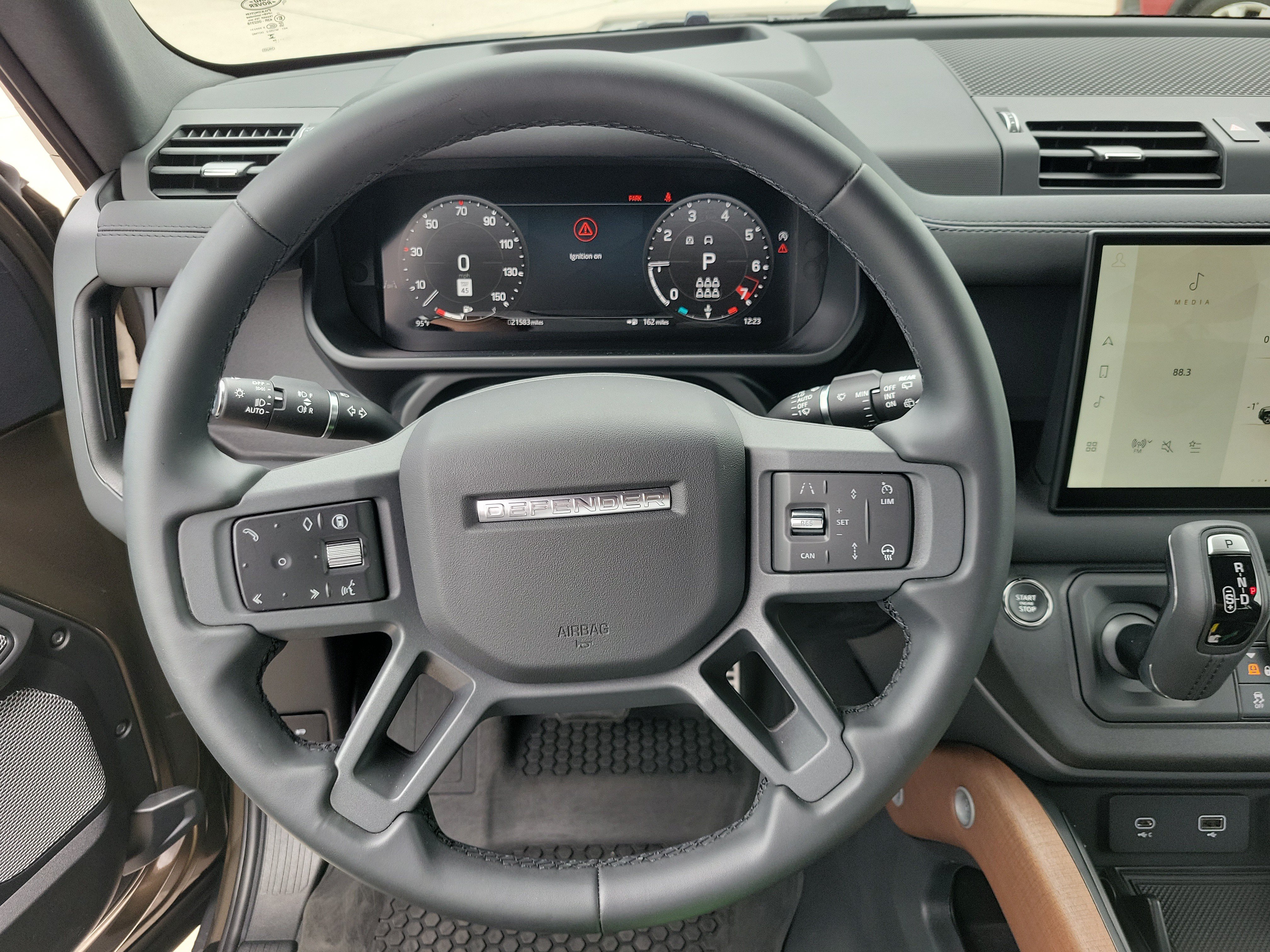 Used 2024 Land Rover Defender 130 X AWD/4WD image 30