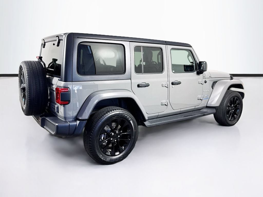 Used 2023 Jeep Wrangler Unlimited Sahara AWD/4WD image 5