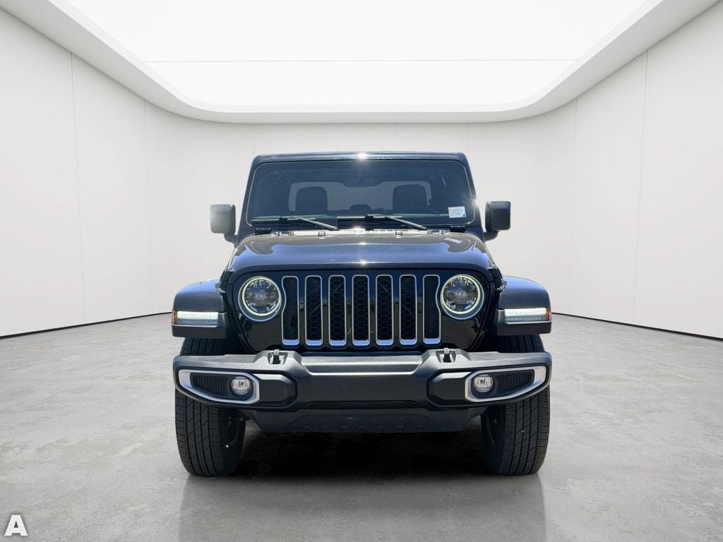 Used 2023 Jeep Gladiator Overland w/ LED Lighting Group AWD/4WD image 9