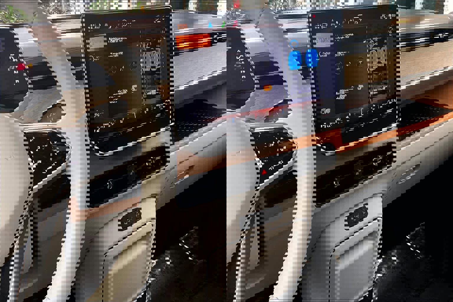 Used 2025 Volkswagen ID. Buzz 1st Edition image 6