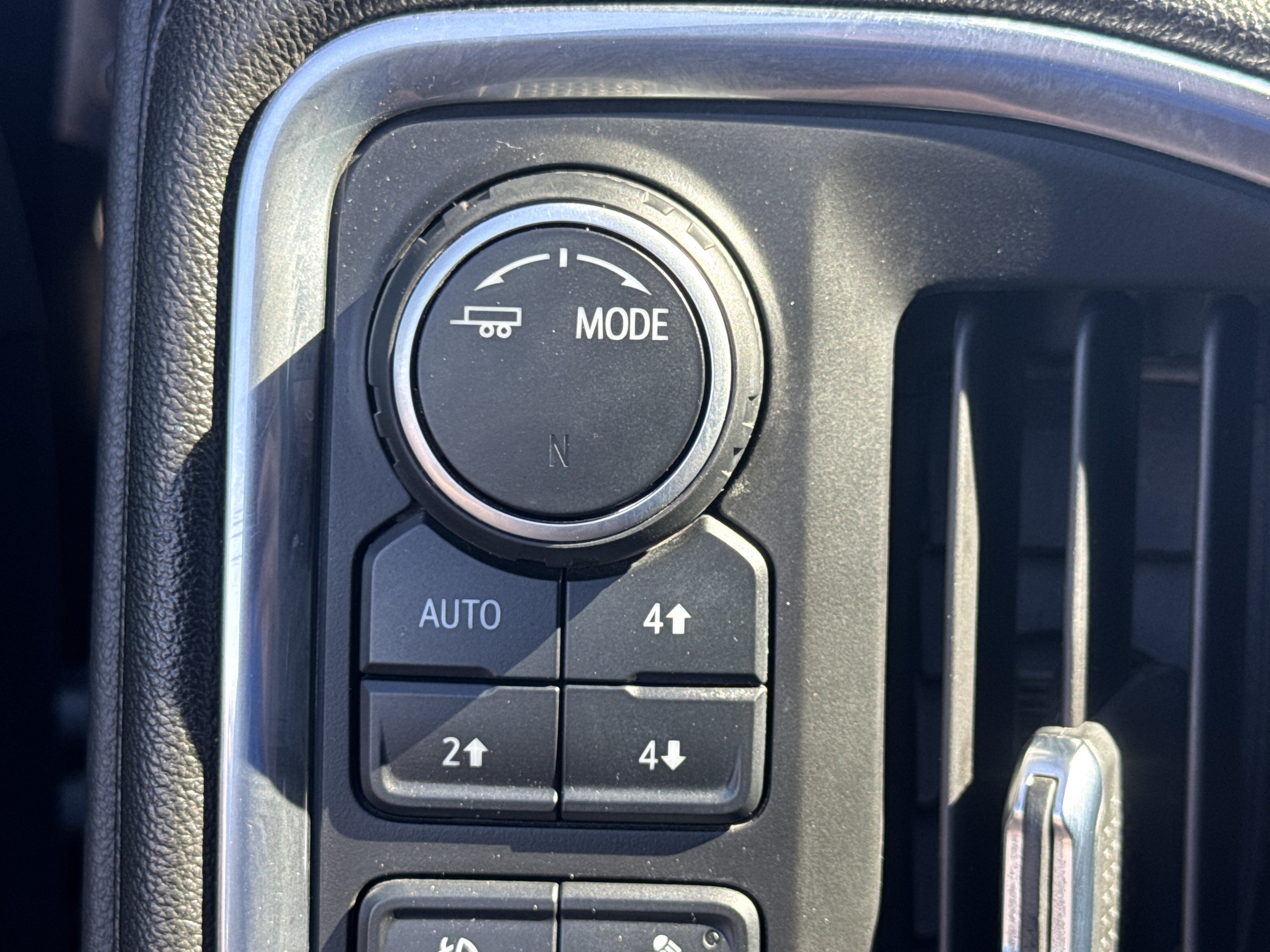 Used 2022 Chevrolet Silverado 1500 RST AWD/4WD image 14