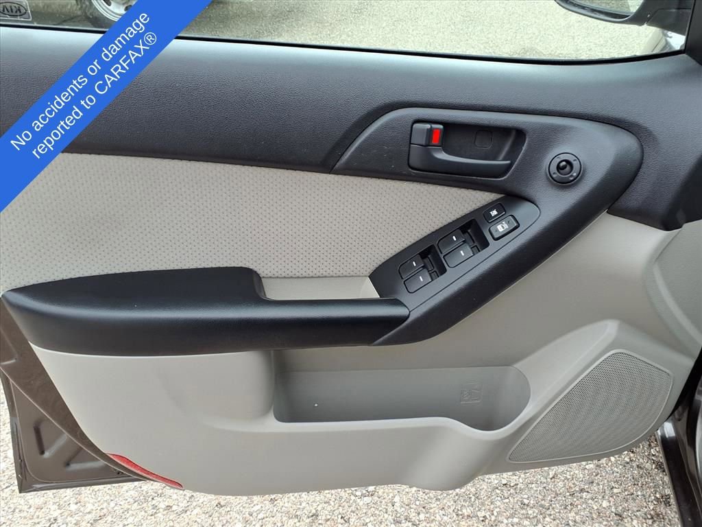 Used 2011 Kia Forte EX image 16