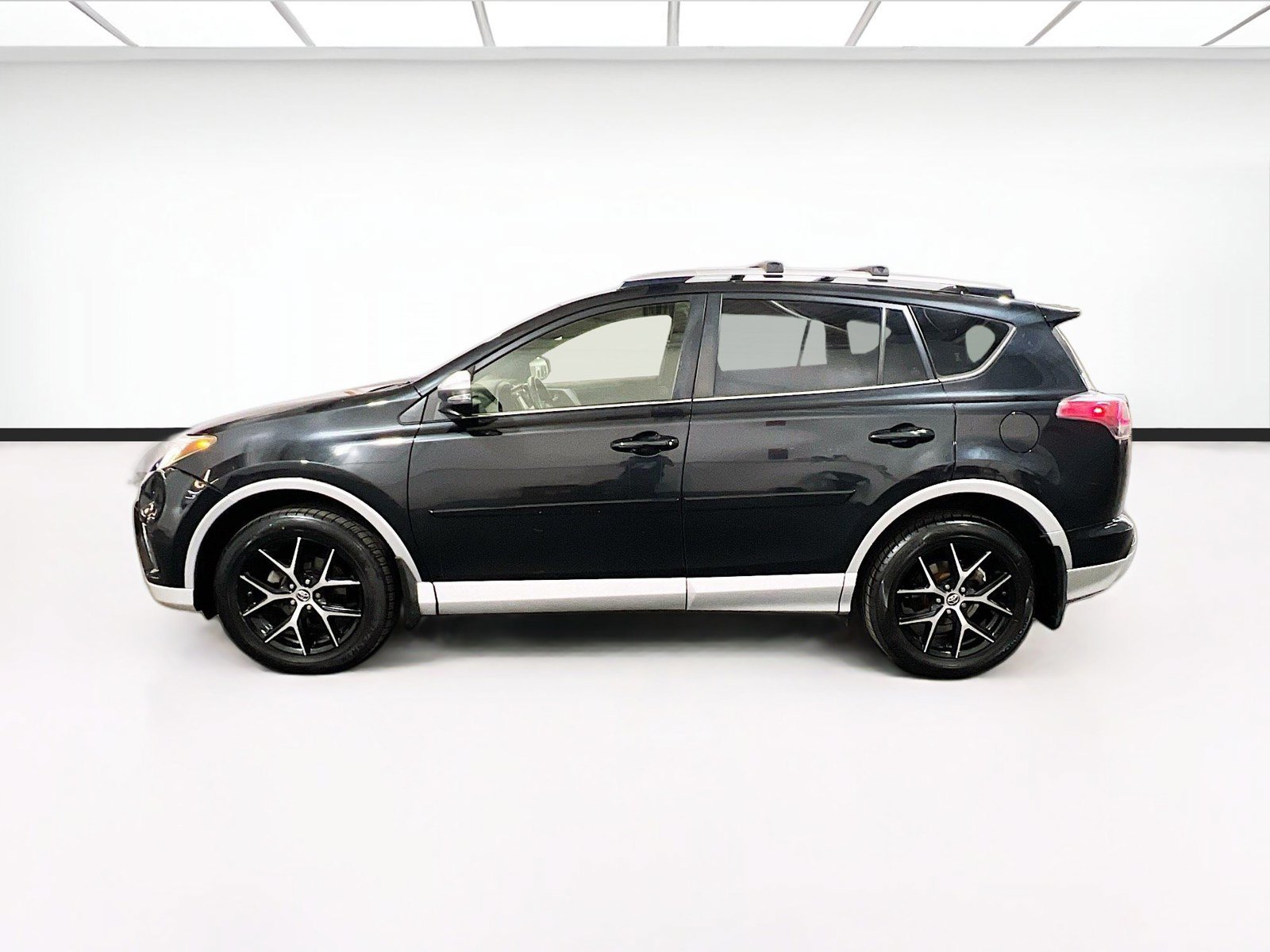Used 2016 Toyota RAV4 SE w/ Protection Package AWD/4WD image 22