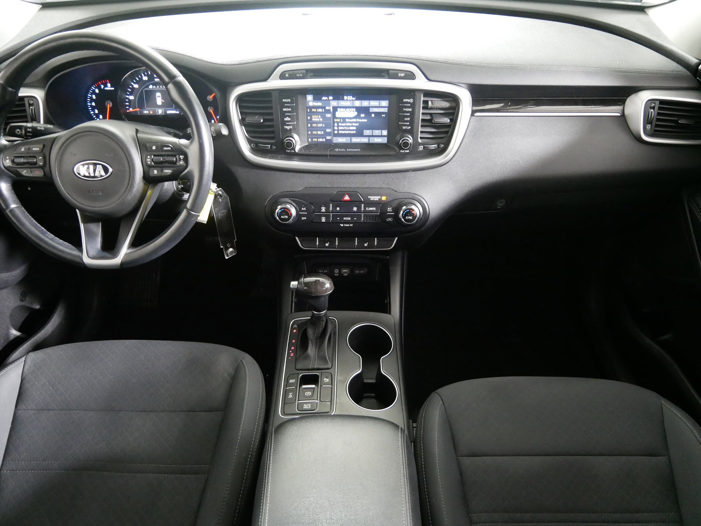 Used 2017 Kia Sorento LX w/ LX V6 Convenience Package image 10