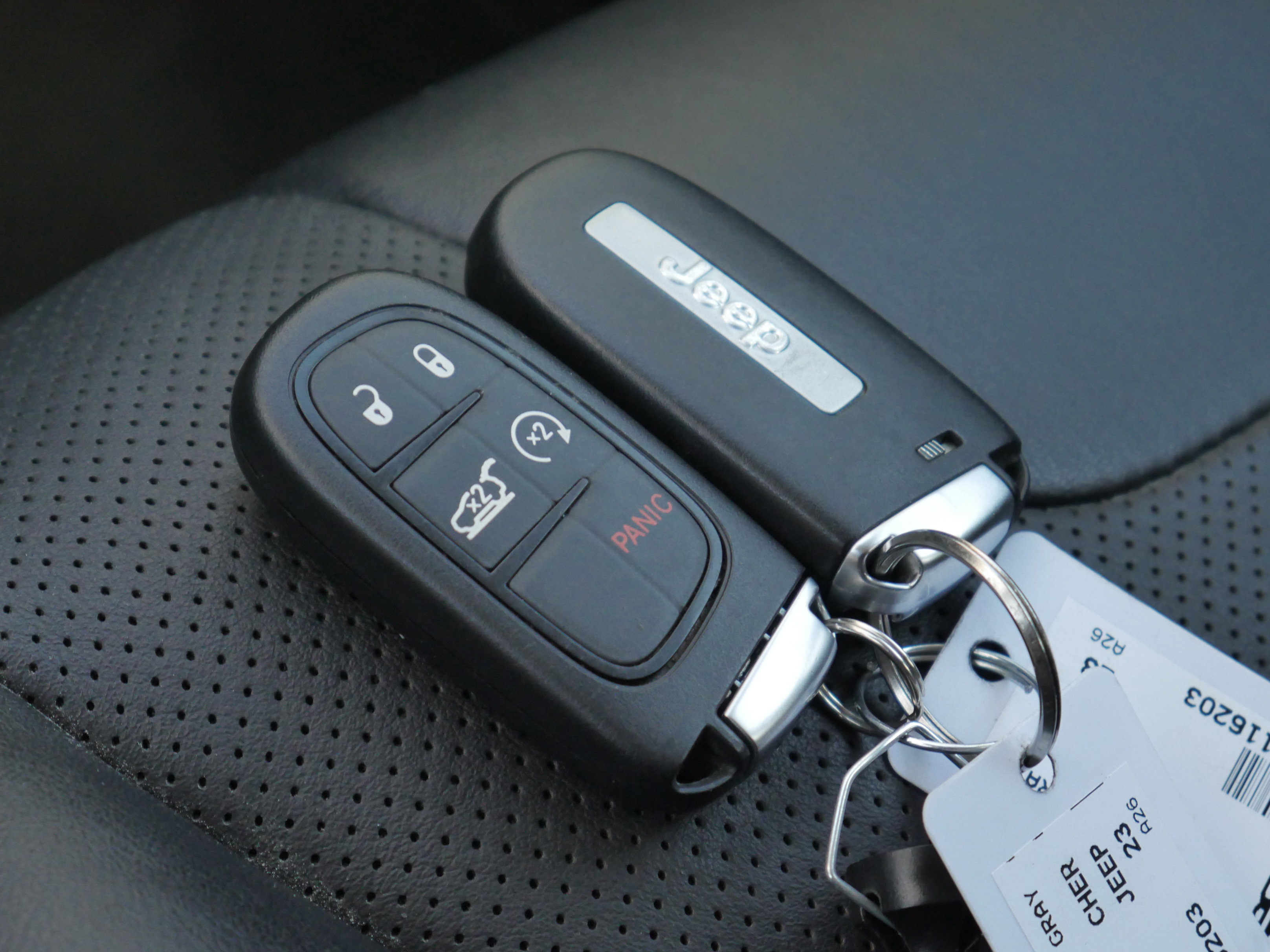 Used 2023 Jeep Cherokee Altitude Lux image 33