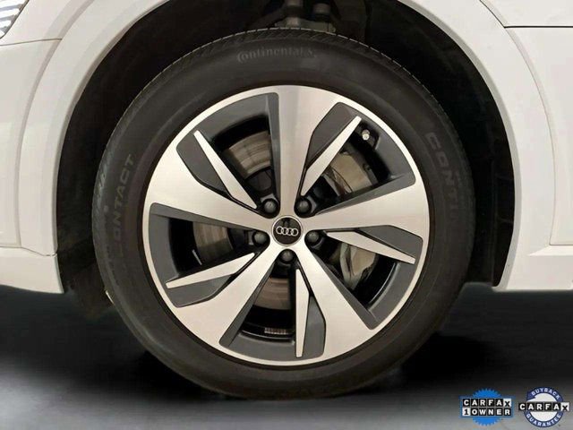 Used 2024 Audi Q8 e-tron Premium image 31