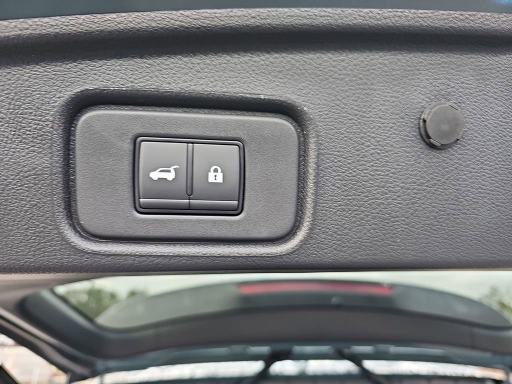 New 2026 Nissan Pathfinder Platinum w/ Accent Package FWD image 18