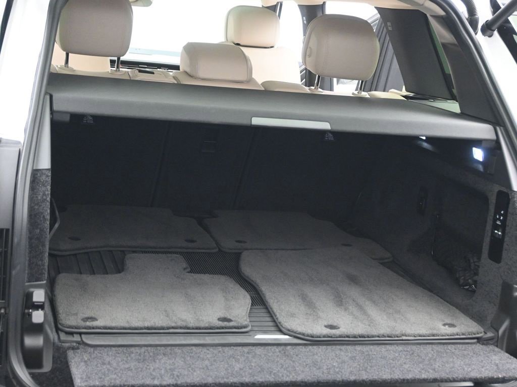 Used 2024 Land Rover Range Rover SE image 21