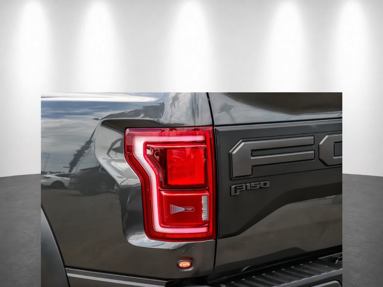 Used 2019 Ford F150 Raptor w/ Equipment Group 802A Luxury AWD/4WD image 14