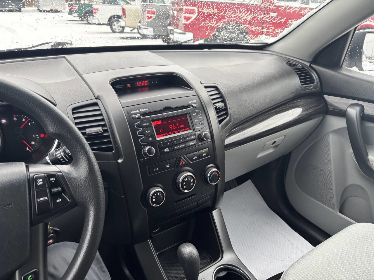 Used 2011 Kia Sorento 2WD image 26