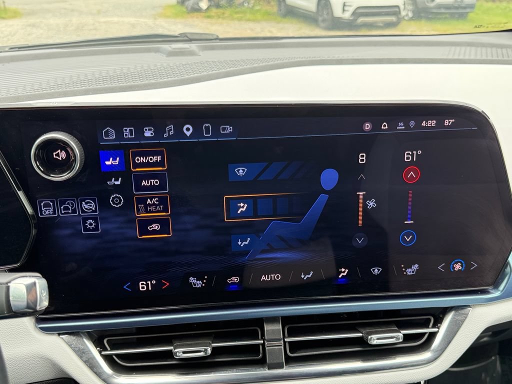 New 2026 Chevrolet Equinox EV LT FWD image 17
