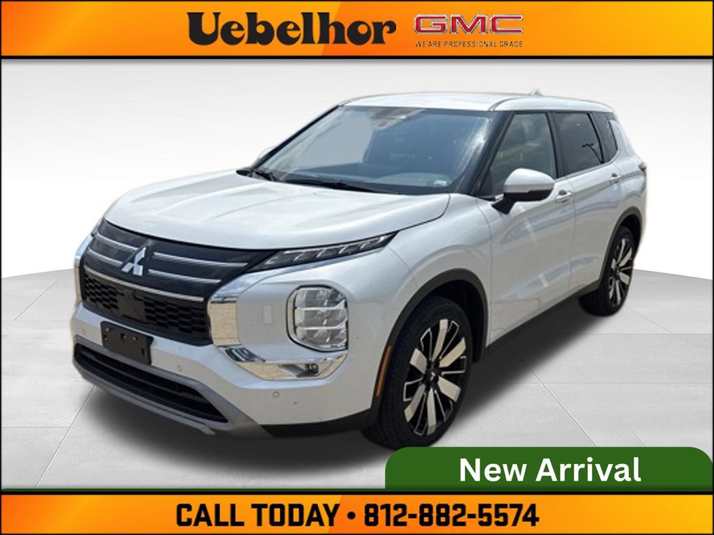 Used 2025 Mitsubishi Outlander SE