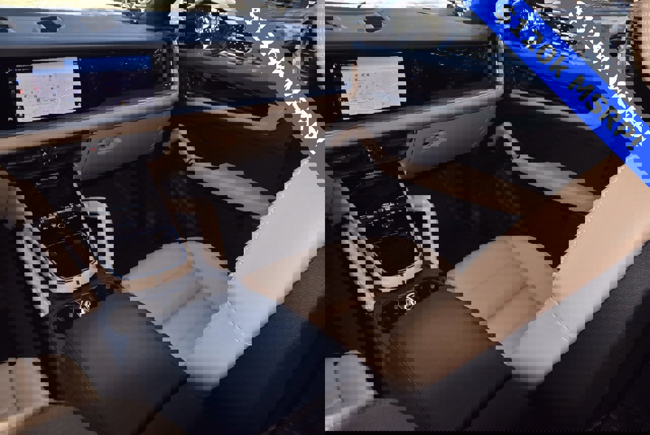 Used 2025 Porsche Cayenne image 17