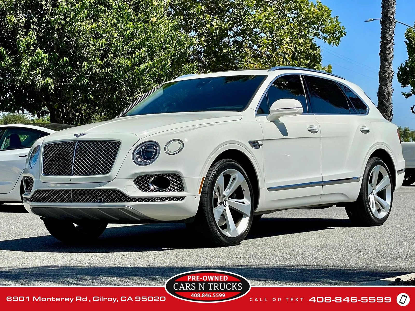 Used 2018 Bentley Bentayga AWD/4WD image 3