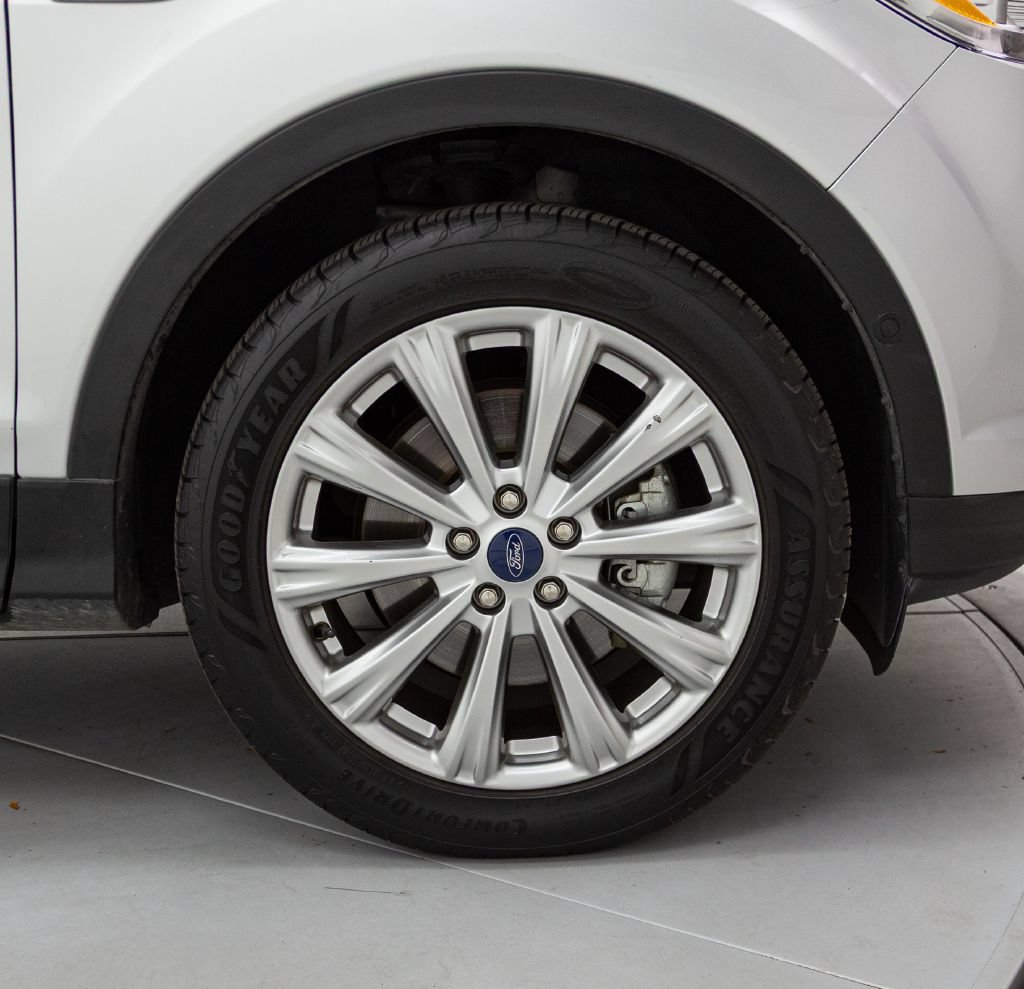 Used 2018 Ford Escape Titanium w/ Ford Safe & Smart Package AWD/4WD image 23