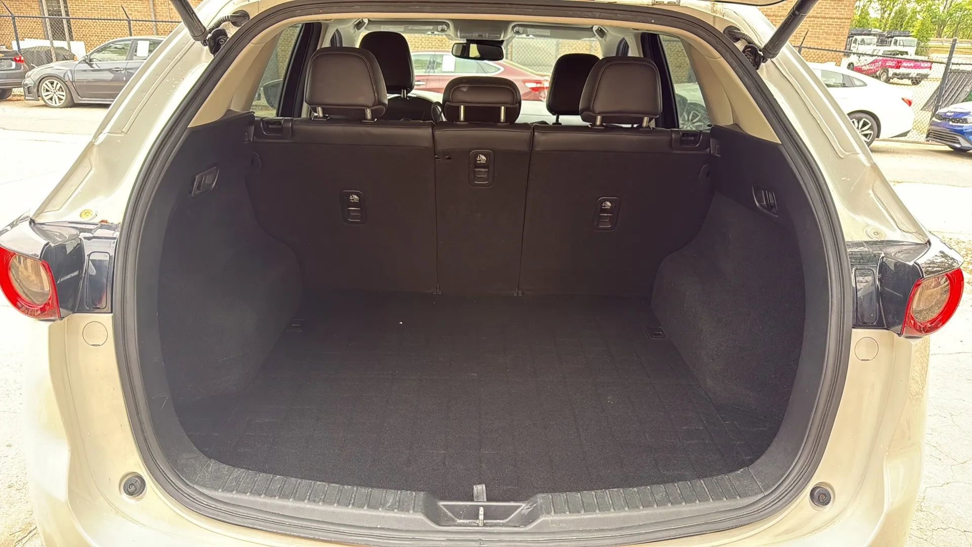 Used 2017 MAZDA CX-5 Grand Touring w/ Premium Package image 11