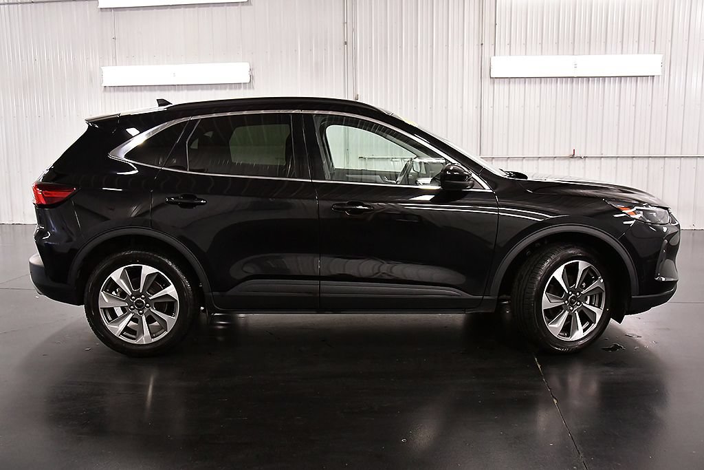 Used 2025 Ford Escape Platinum AWD/4WD image 8