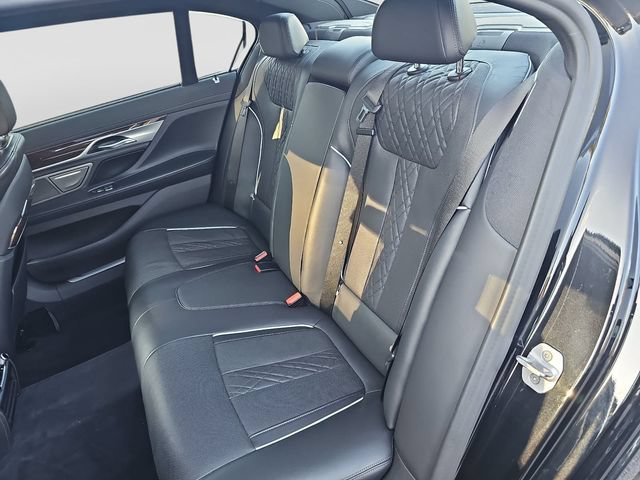 Used 2021 BMW 740i xDrive w/ M Sport Package AWD/4WD image 35