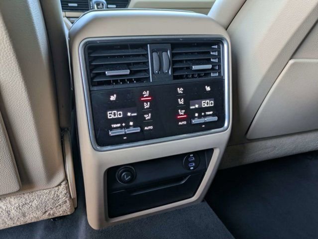 Used 2023 Porsche Cayenne AWD/4WD image 15