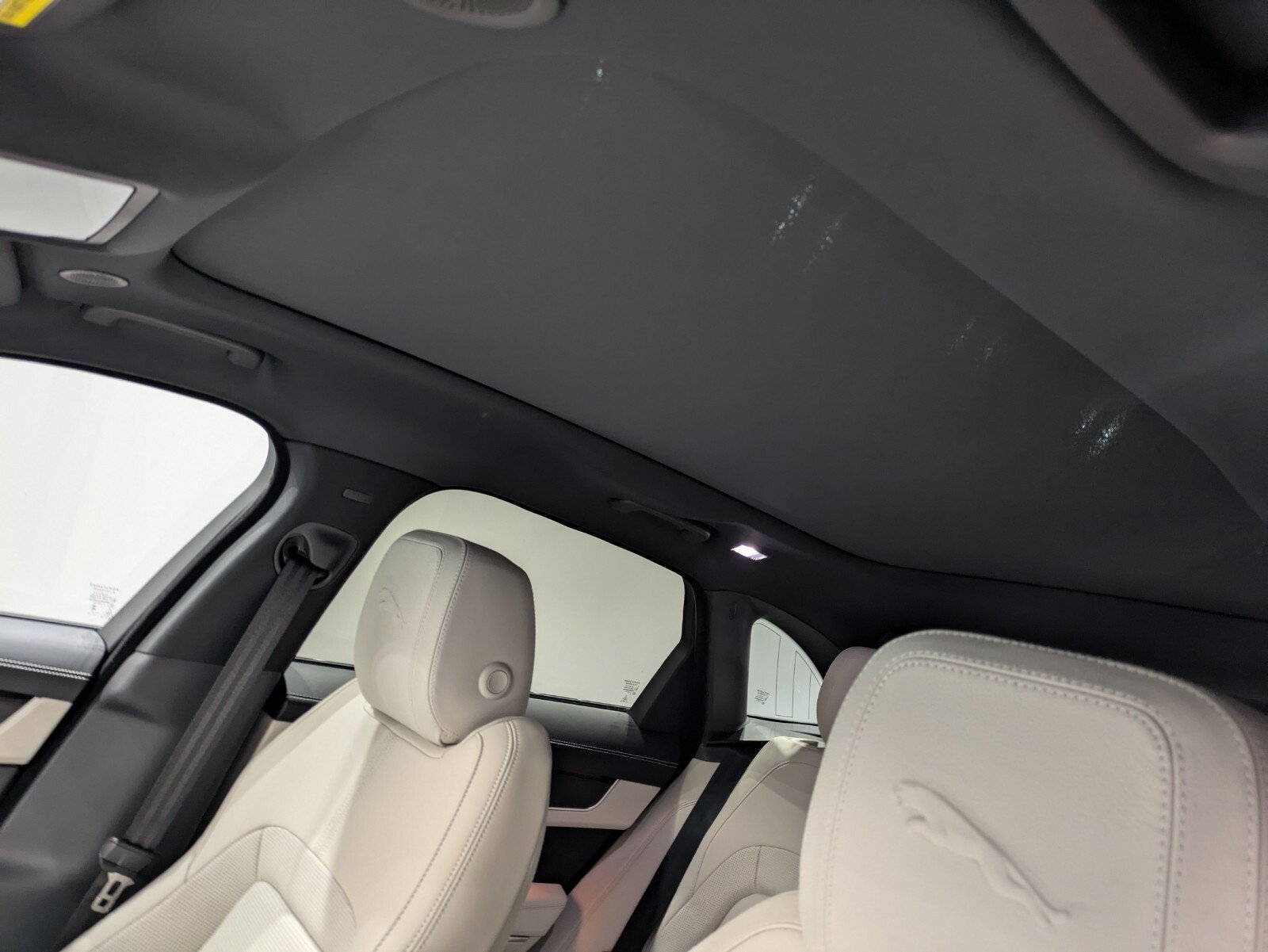 New 2026 Jaguar F-PACE R-Dynamic S AWD/4WD image 9