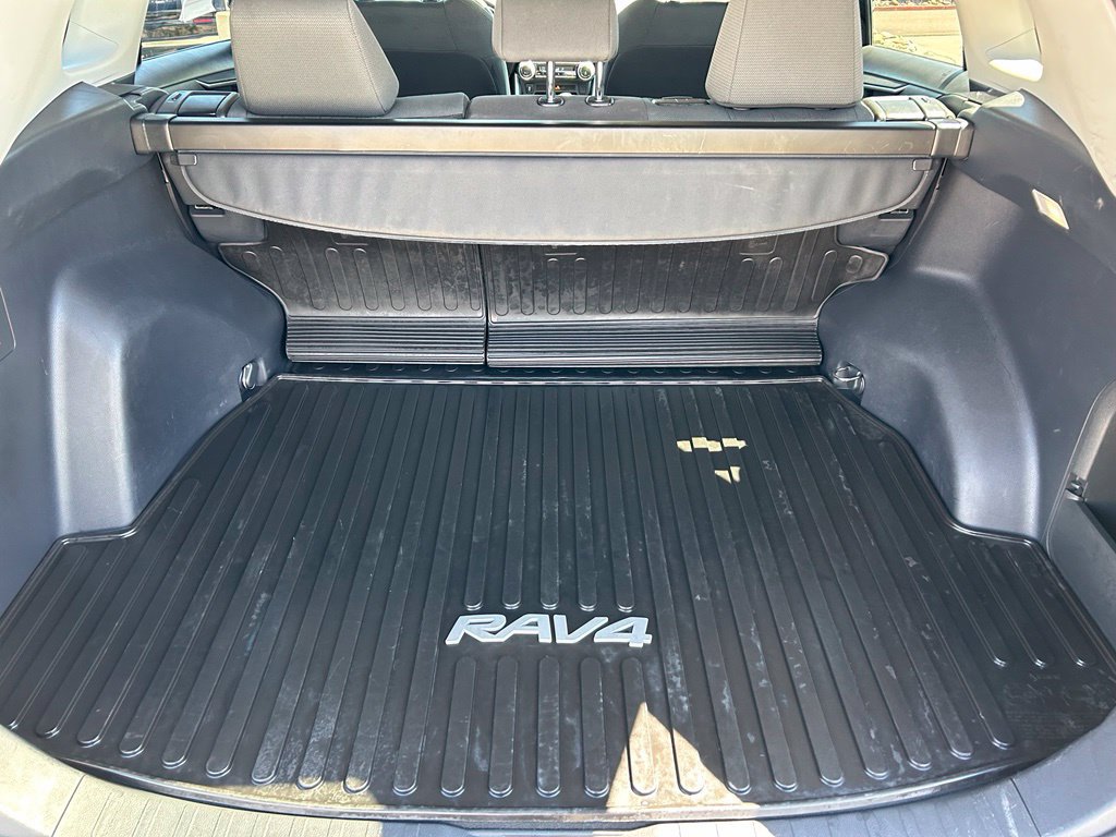 Used 2025 Toyota RAV4 XLE AWD/4WD image 27