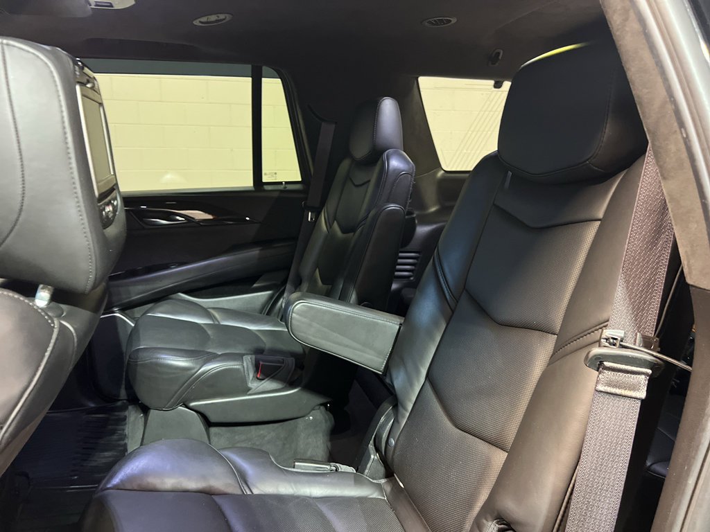 Used 2016 Cadillac Escalade Platinum AWD/4WD image 30
