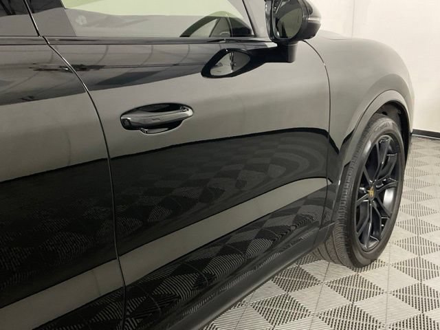 Used 2023 Porsche Cayenne S Platinum AWD/4WD image 7