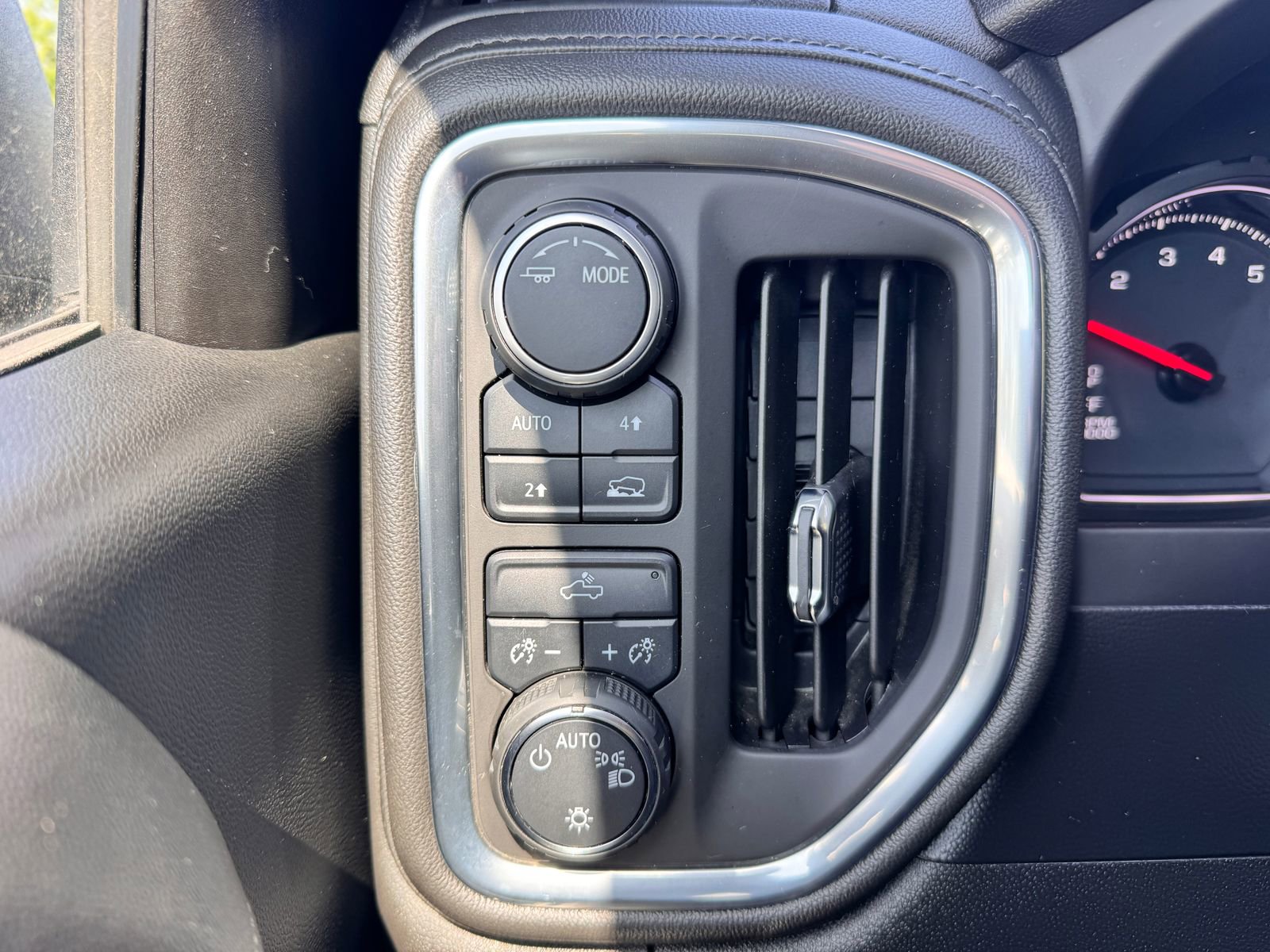 Used 2021 Chevrolet Silverado 1500 LT w/ All Star Edition Plus AWD/4WD image 14