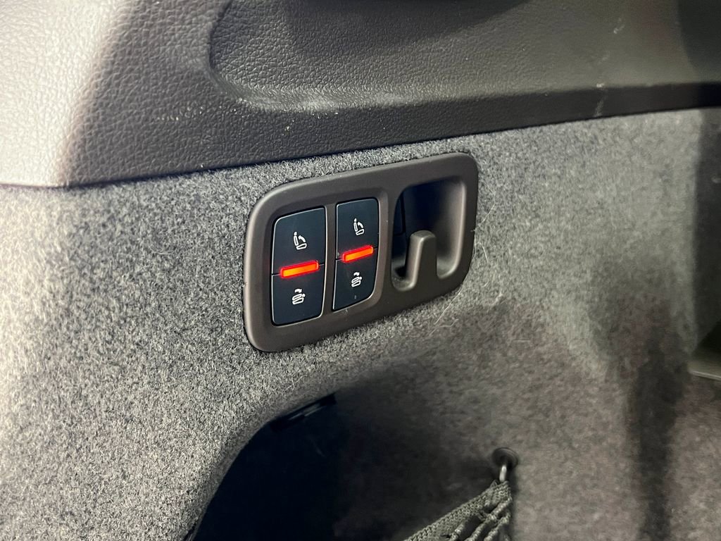 Used 2017 Audi Q7 3.0T Premium Plus w/ Premium Plus Package image 31