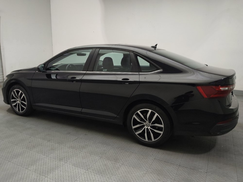 Used 2025 Volkswagen Jetta SE FWD image 3