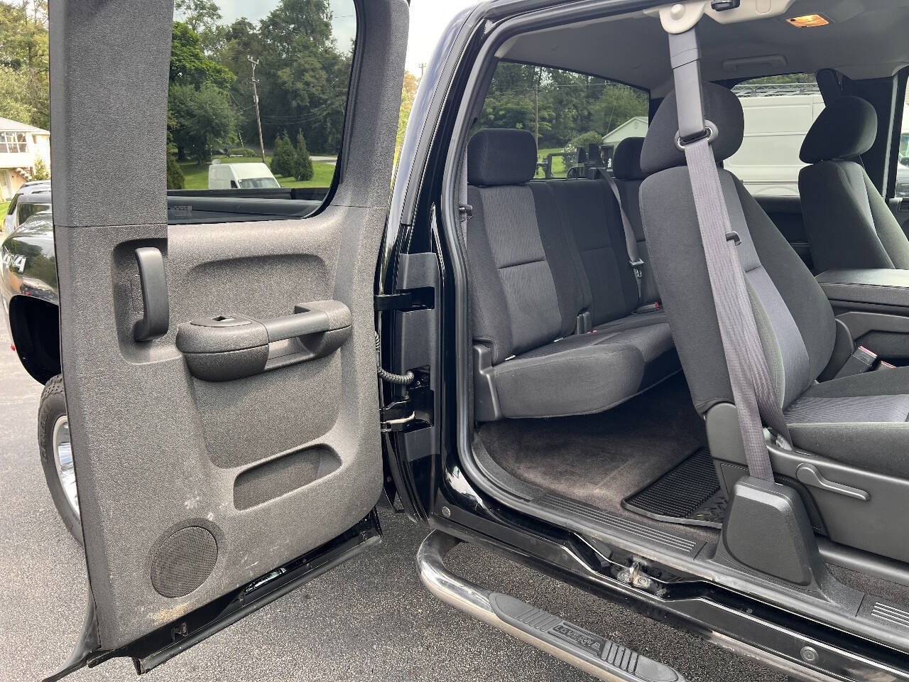 Used 2011 Chevrolet Silverado 3500 LT AWD/4WD image 26