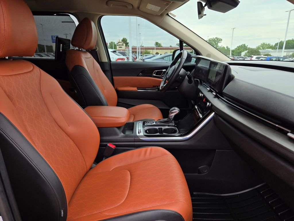 Used 2023 Kia Carnival SX image 27