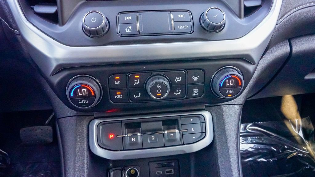 Used 2023 GMC Acadia SLT image 26